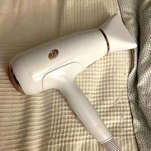 T3 hair blow dryer